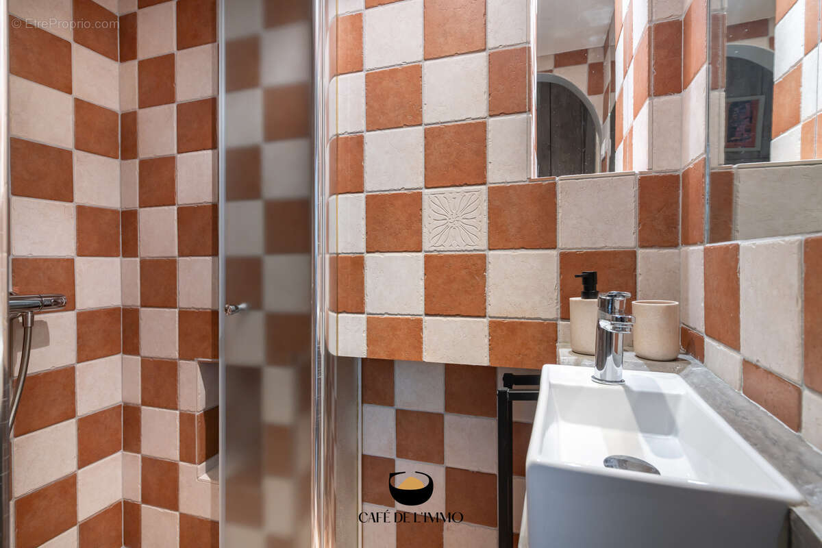 Appartement à MARSEILLE-7E
