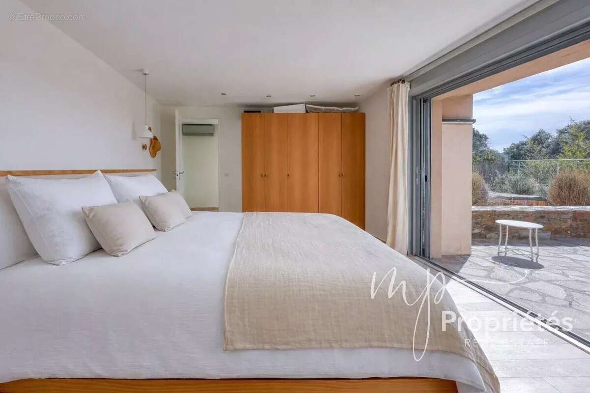 Maison à BORMES-LES-MIMOSAS