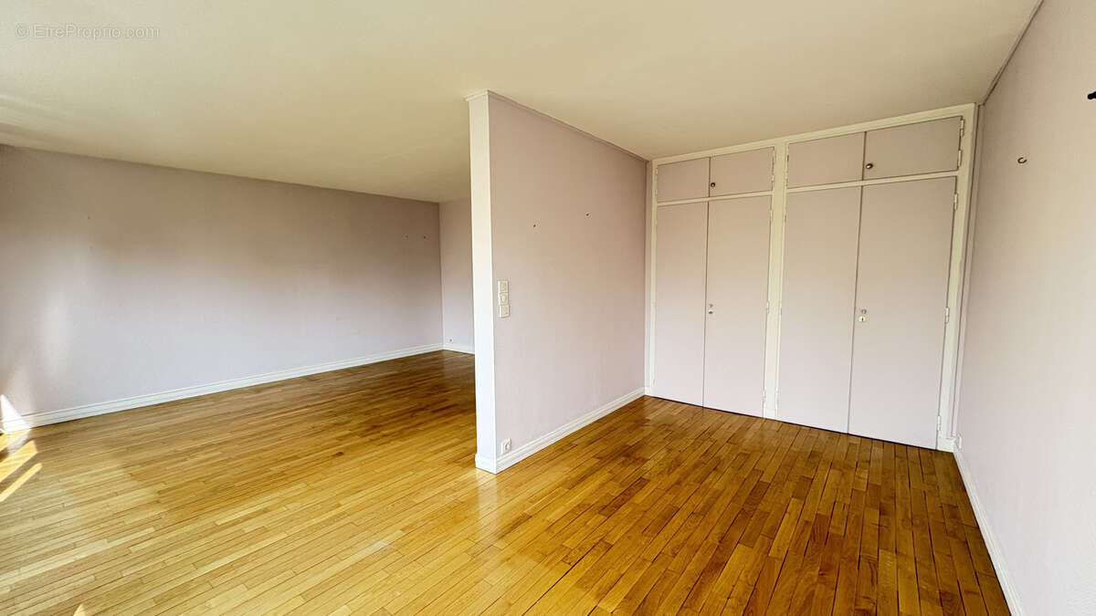 Appartement à PONT-SAINTE-MARIE