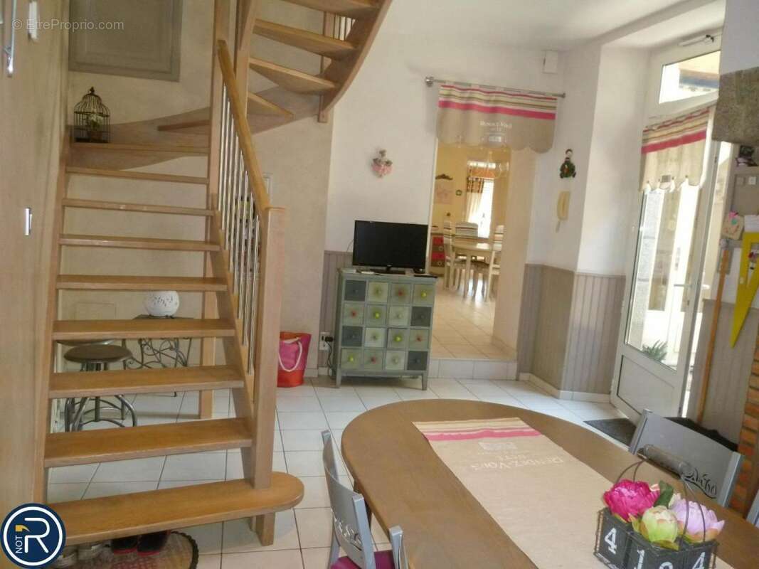 Maison 130 m² à Montsurs  - photo 8