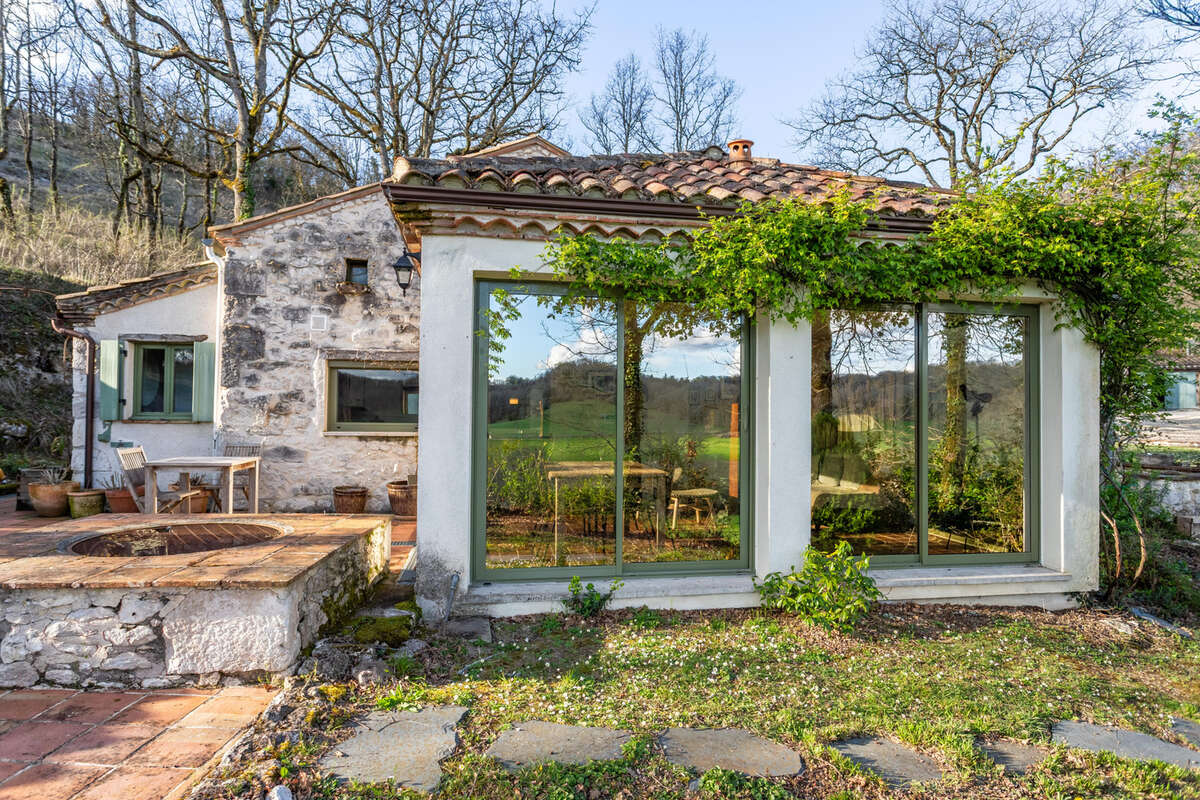 Maison de campagne avec annexe, piscine, dépendances et terrain - photo 31