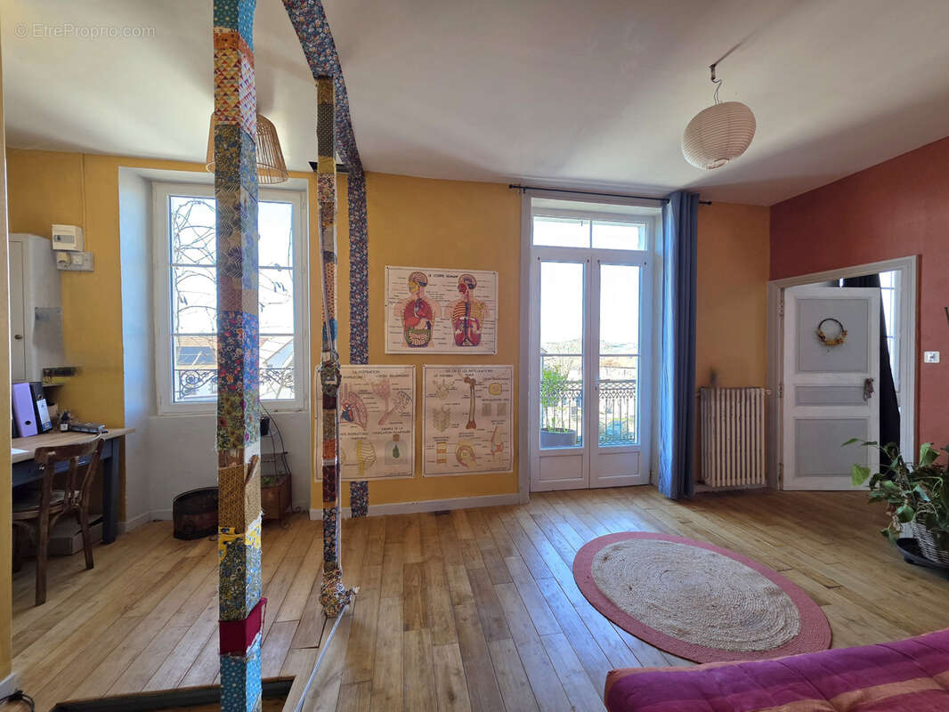 Maison à MANZAT