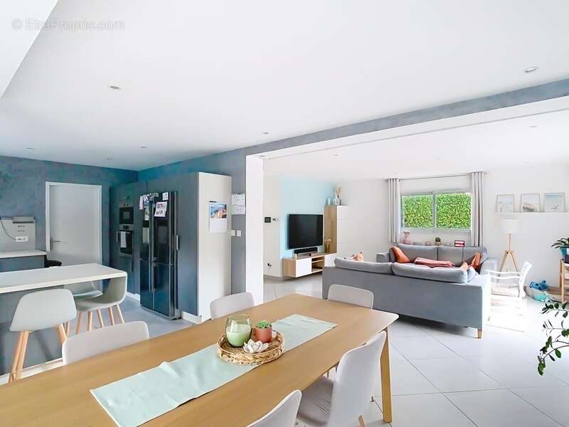 Maison à MONNETIER-MORNEX