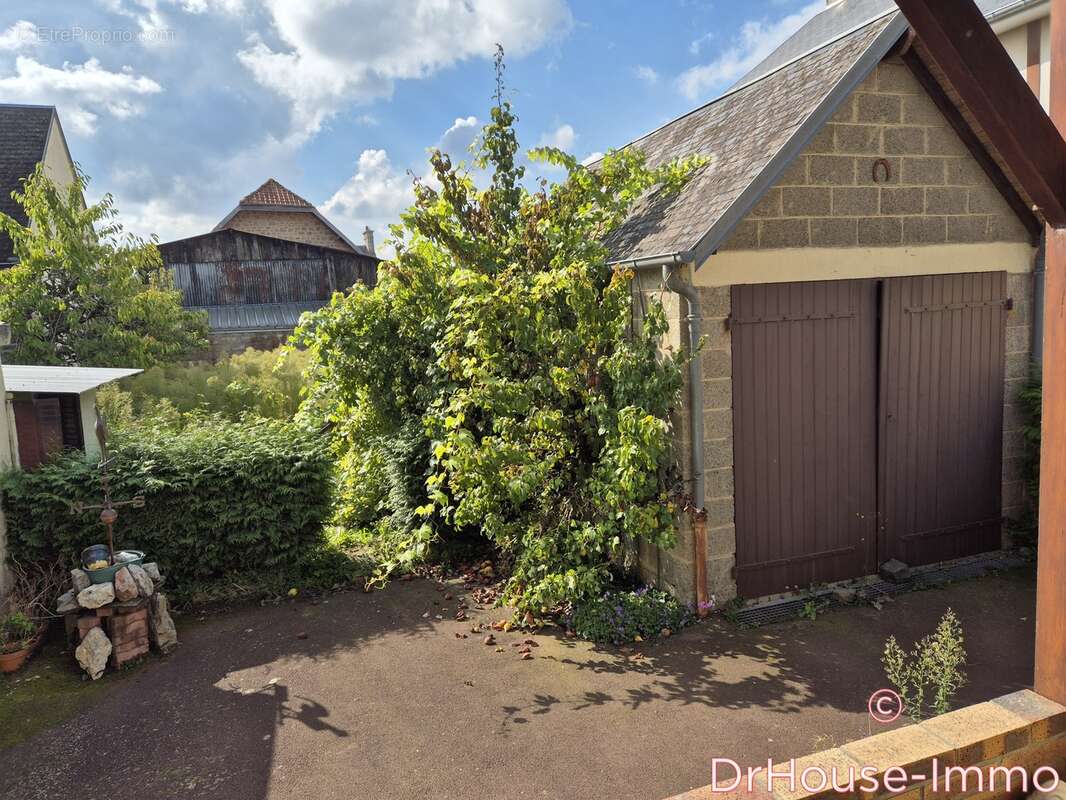 Maison à SAINT-HILAIRE-DU-HARCOUET