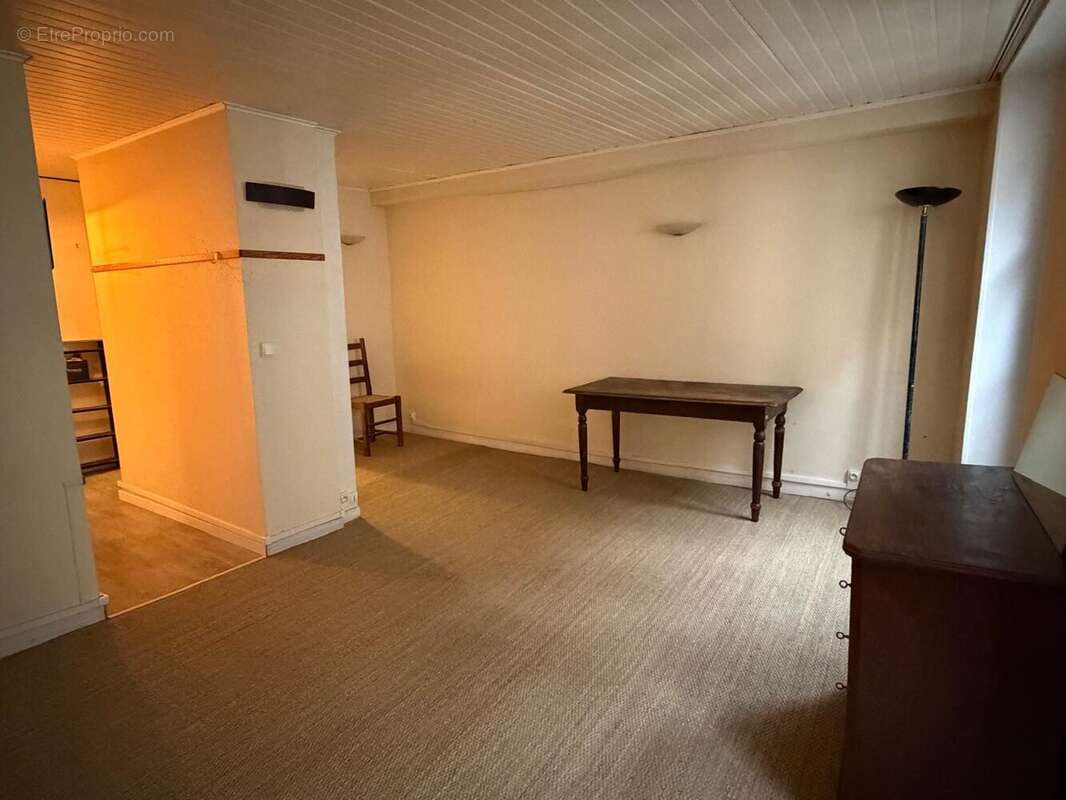 Appartement à PARIS-3E