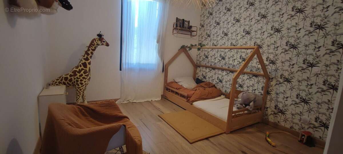 Maison 220 m² à Saintes  - photo 8