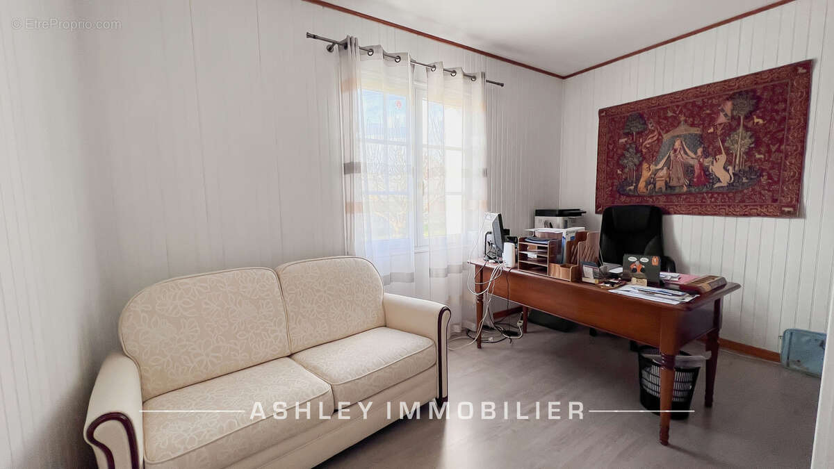 Exclusivité - à vendre 10 min de la rochelle  - maison familiale  5 chambres avec piscine et jardin2 - photo 12