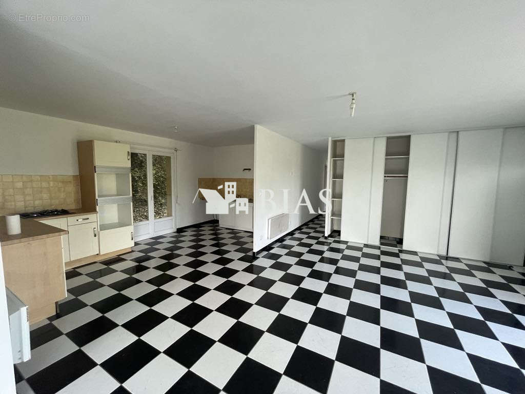 Maison à LE MESNIL-SOUS-JUMIEGES