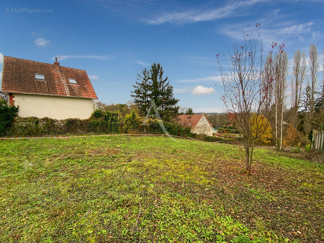 Terrain à VAUREAL