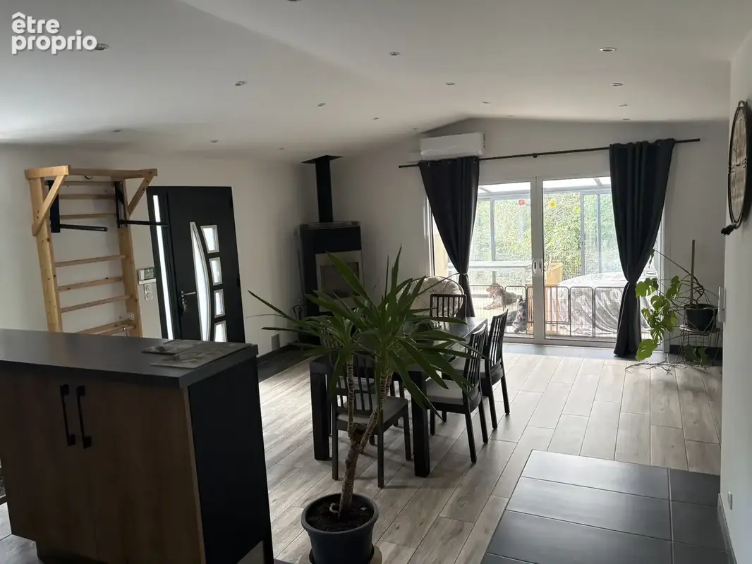 Maison avec dépendances et piscine - photo 8