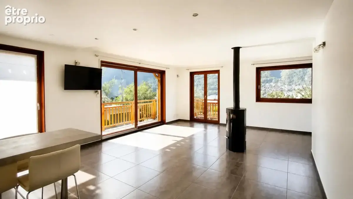 Maison de 4 pièces de 91 m² à Saint-Julien-Mont-Denis - photo 5