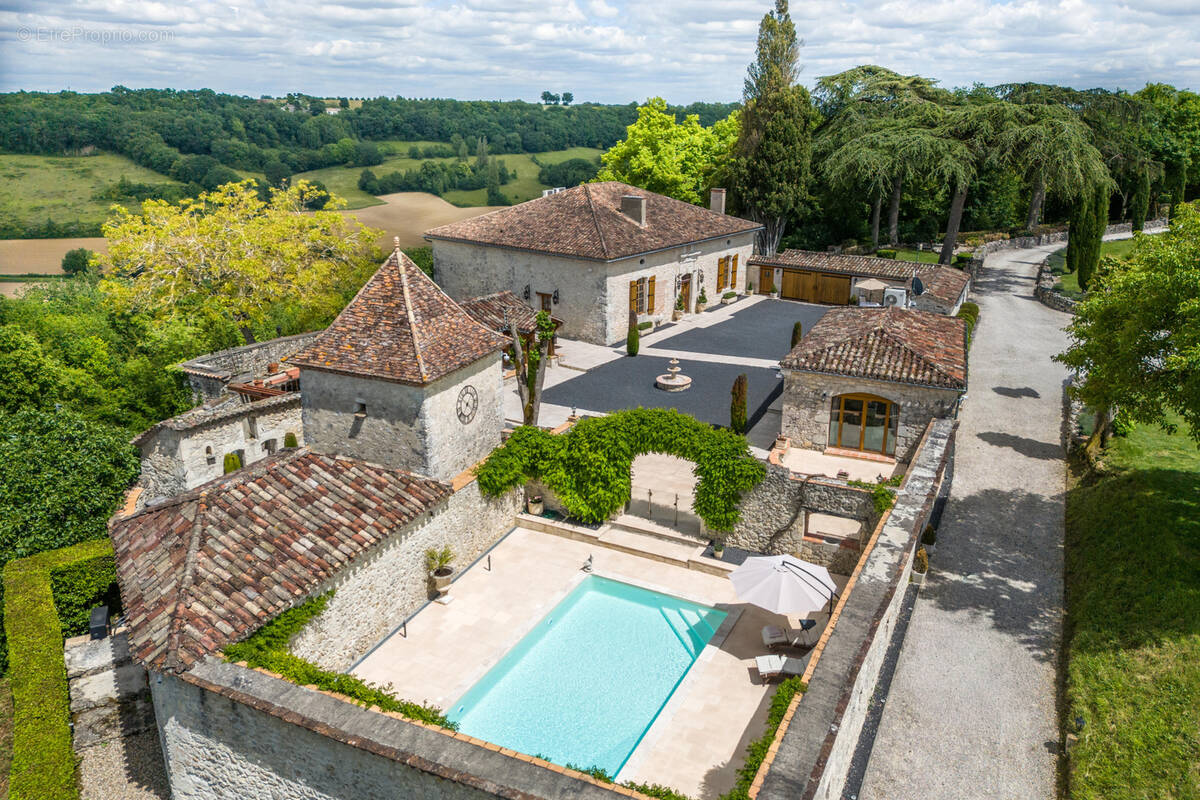 Maison à BEAUVILLE