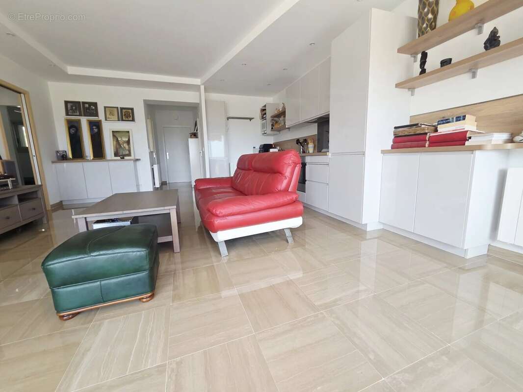 Appartement à VILLENEUVE-LOUBET