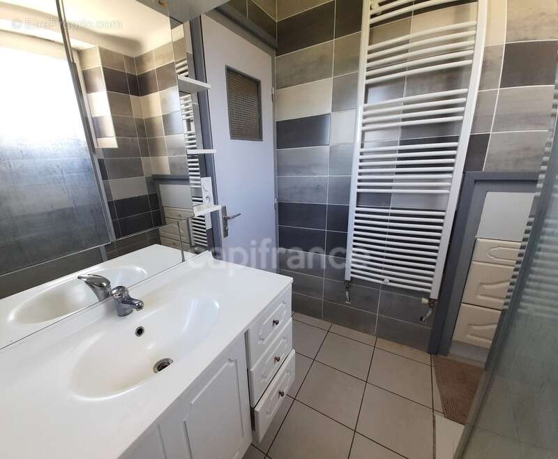 Maison à vendre 4 pièces SAINT THOIS (29520)- 3 chambres- surface habitable 120.27m2- Avec sous-sol- parcelle de 3922m2- dépenda - photo 5