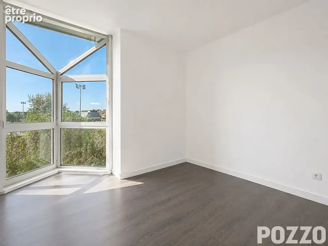 A VENDRE - Studio Vue mer à GRANVILLE (50400) - Idéal investissement locatif. - photo 2