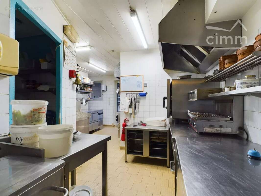 Commerce à LES VANS