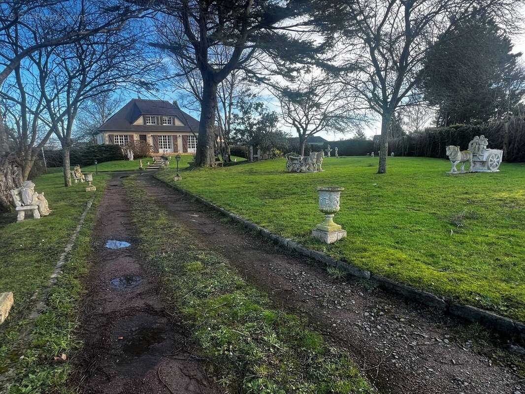 Maison à LE BREUIL-EN-BESSIN