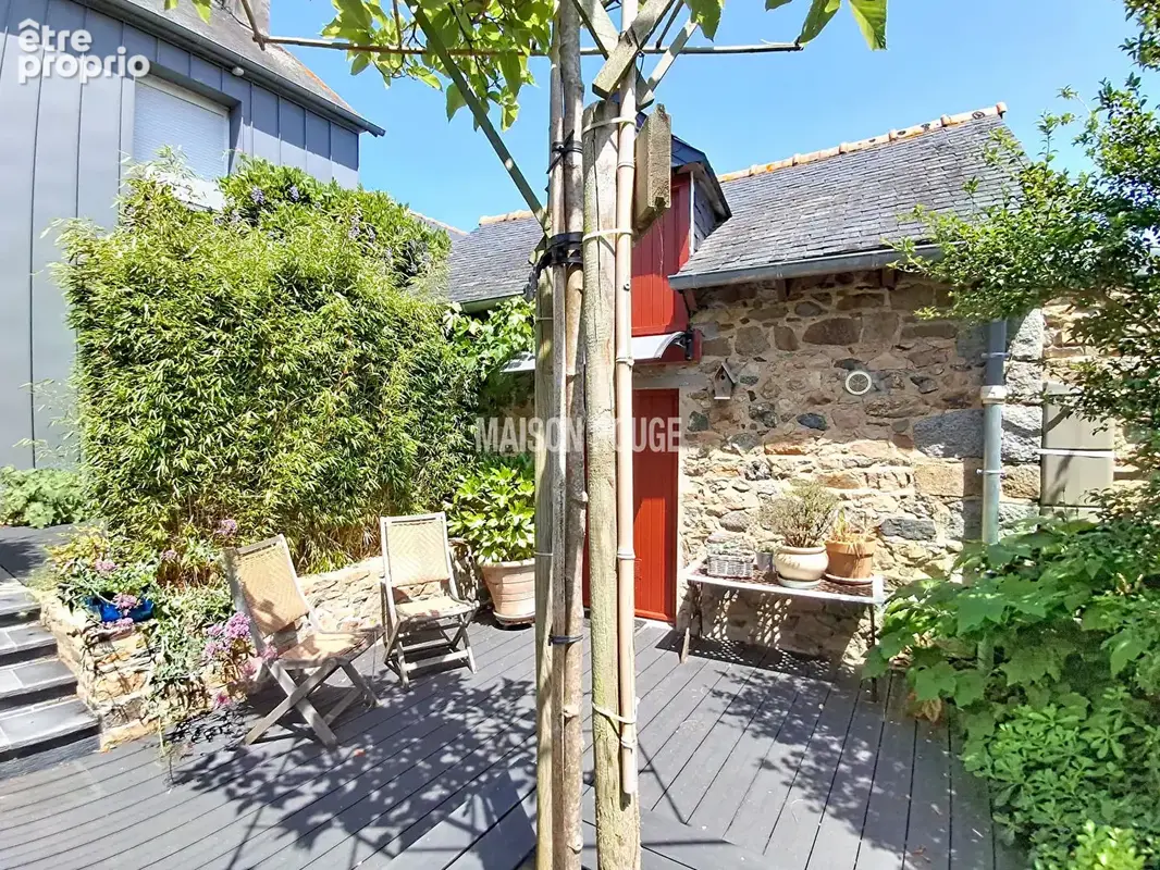 Élégante maison familiale rénovée, cinq chambres, jardin paysager - Coup de coeur assuré - LANGUEUX - photo 17