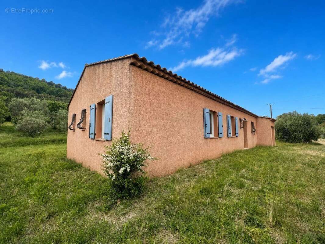 Maison à LES MAYONS