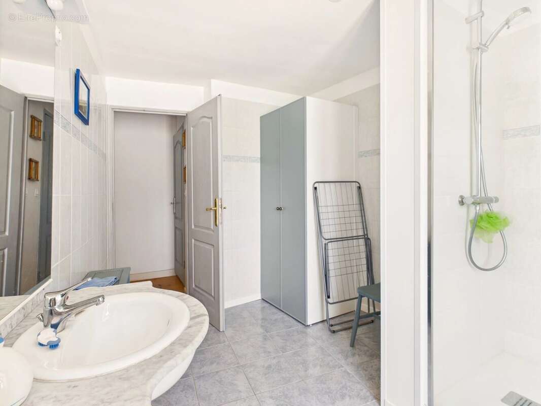 Maison de charme avec beaux volumes - photo 11