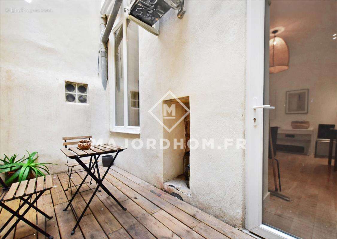 Appartement à MARSEILLE-1E