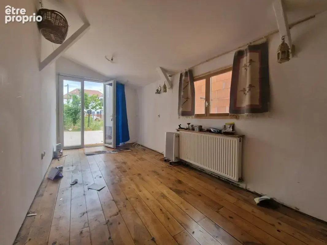 Maison à rénover en fond de parcelle de 240m² de terrain. Idéalement située à moins de 10 minutes à pied de la gare, cette maiso - photo 14