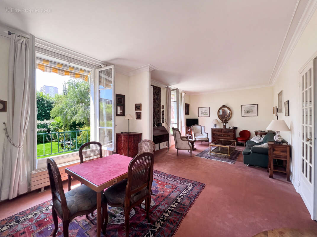 Maison à COURBEVOIE