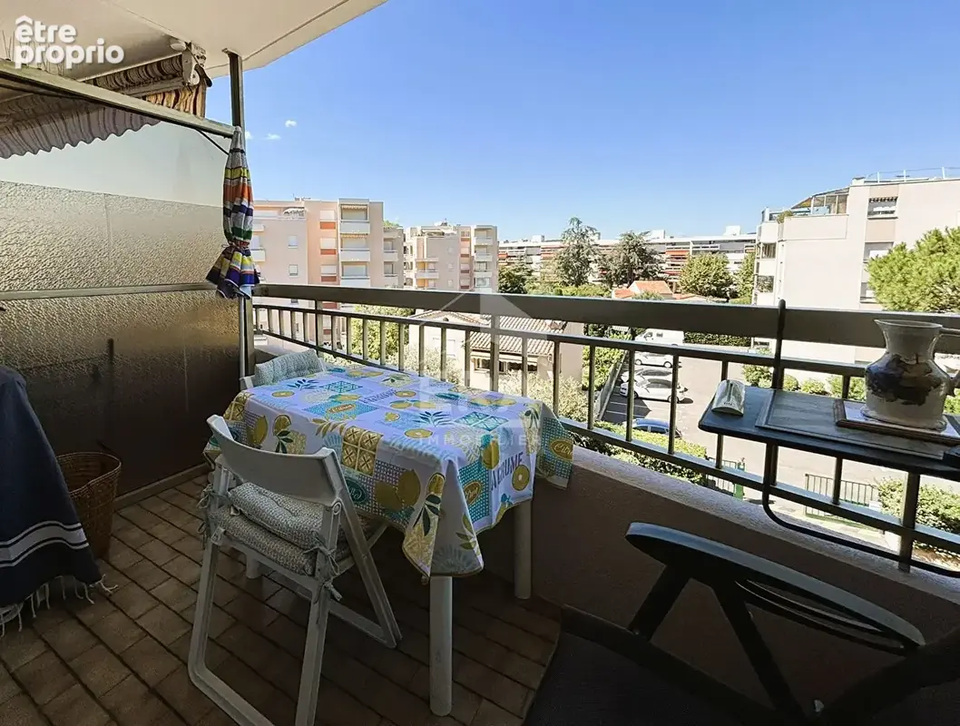 Sainte maxime centre studio cabine  20 m2 et parking - photo 2