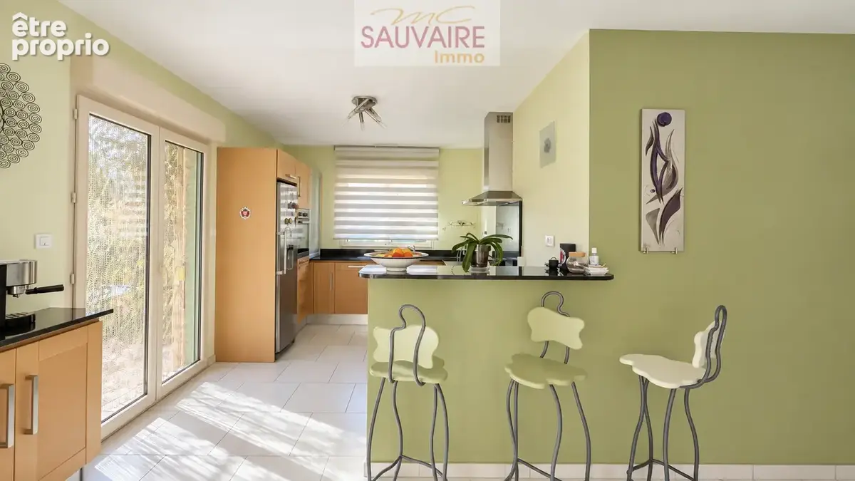 Belle maison de ville 217 m2   Grands volumes et espaces indépendants - photo 6