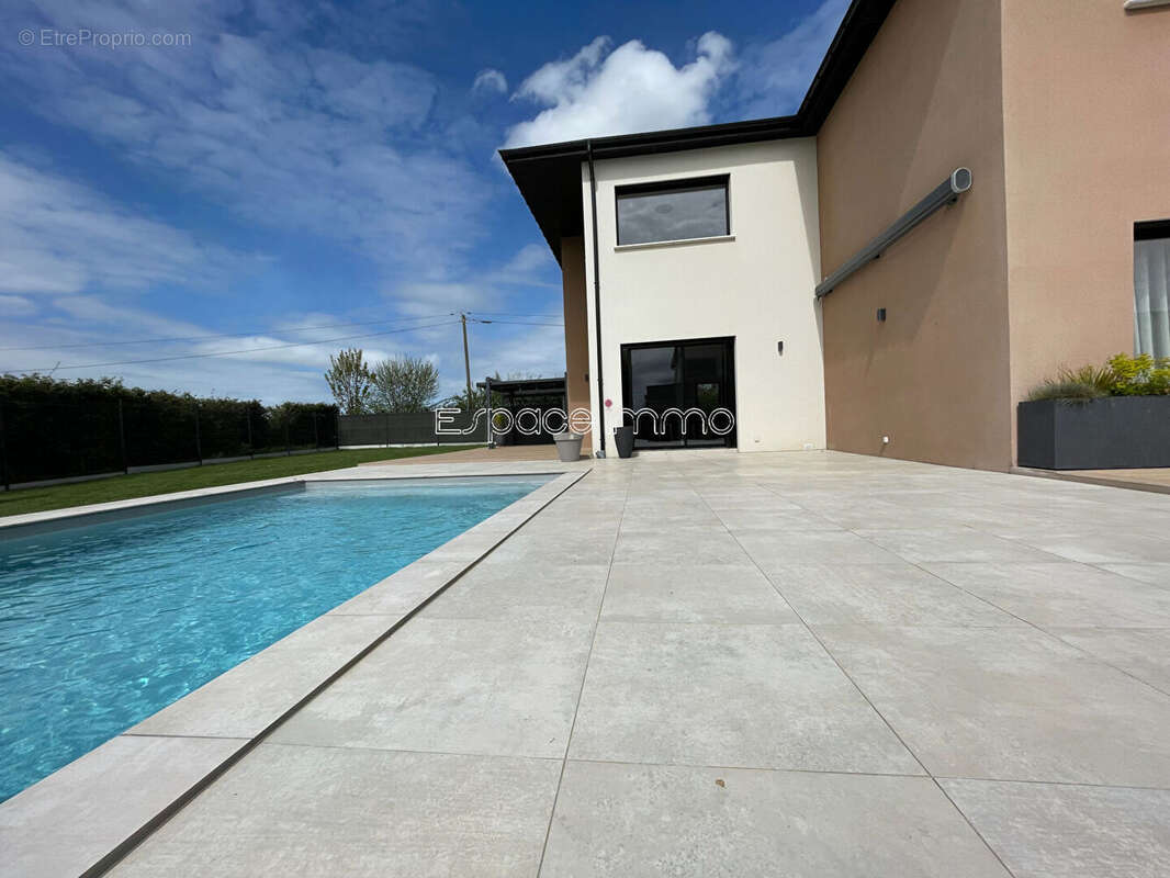 Maison à ISNEAUVILLE