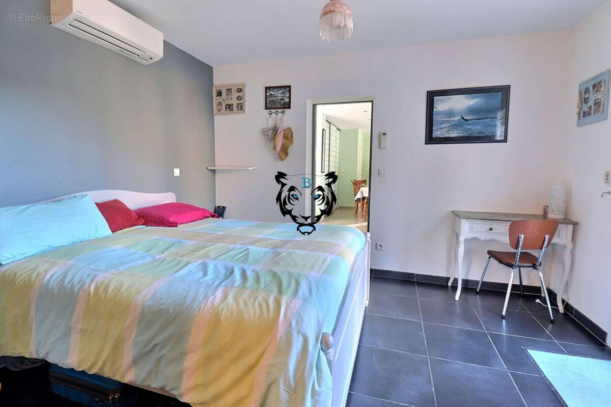 Maison à ROQUEBRUNE-SUR-ARGENS