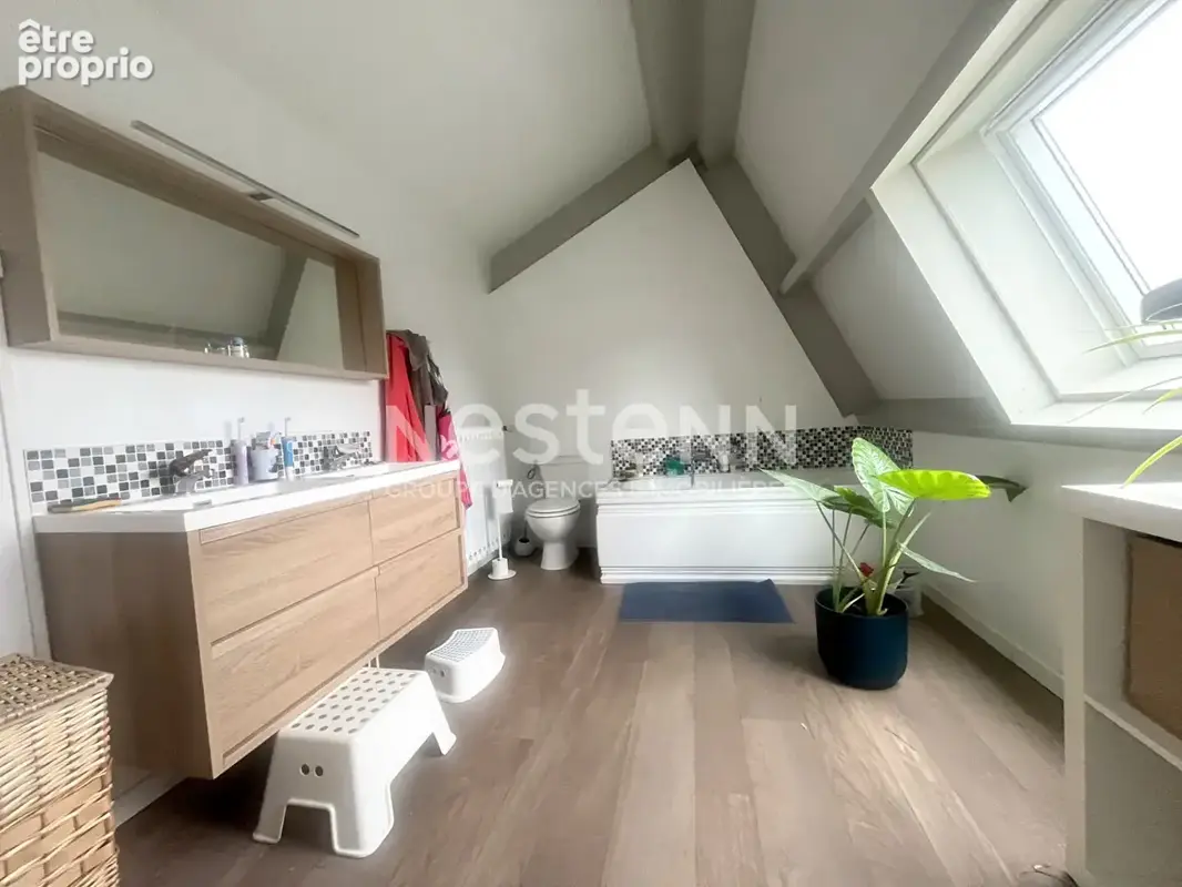 Maison aux volumes exceptionnels. 200m² habitables, 4 chambres, dont 2 suites parentales, sous-sol total, terrain d'environ 5 00 - photo 7