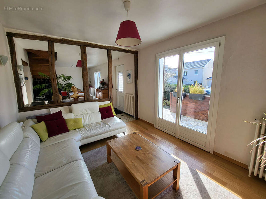 Maison à LES CLAYES-SOUS-BOIS