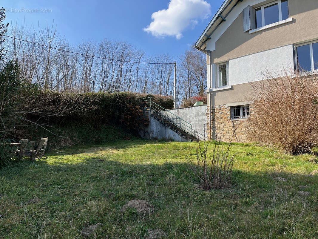 Coussac Bonneval Maison du bourg ; 3 pièces sur sous-sol, jardin, vues et proches commerces - photo 22