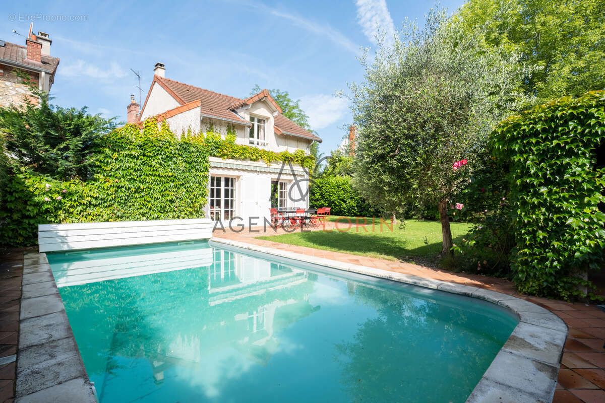 Maison à LE PECQ