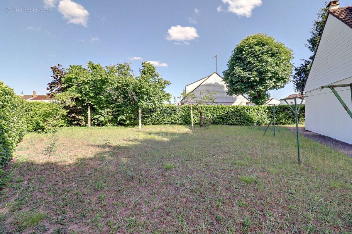 Maison à VERNEUIL-SUR-SEINE