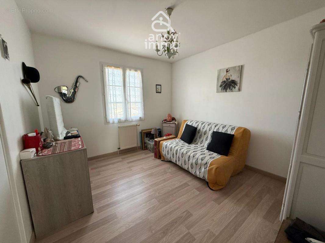 EXCLUSIVITE : Maison 4 chambres St Yrieix sur Charente - gar - photo 10