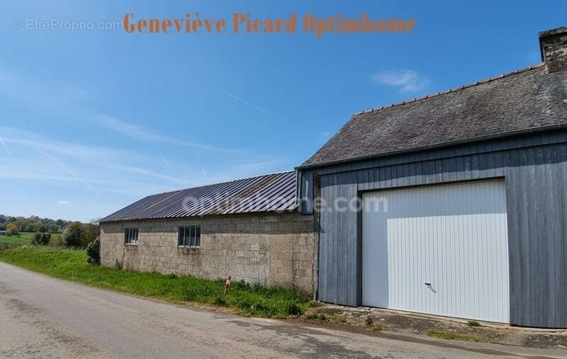 Ancien corps de ferme à Saint-Aignan (56) avec dépendances sur environ 3 500 m2 de terrain - photo 4