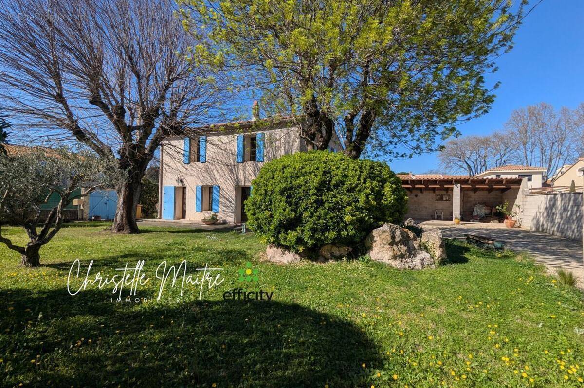 Maison à SAINT-MARTIN-DE-CRAU