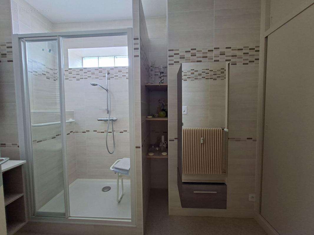 Appartement Montceau Les Mines 5 pièce(s) 108.5 m2 - photo 13