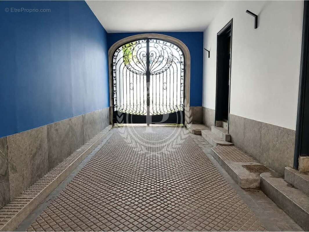 Maison 272 m² à Arras  - photo 3