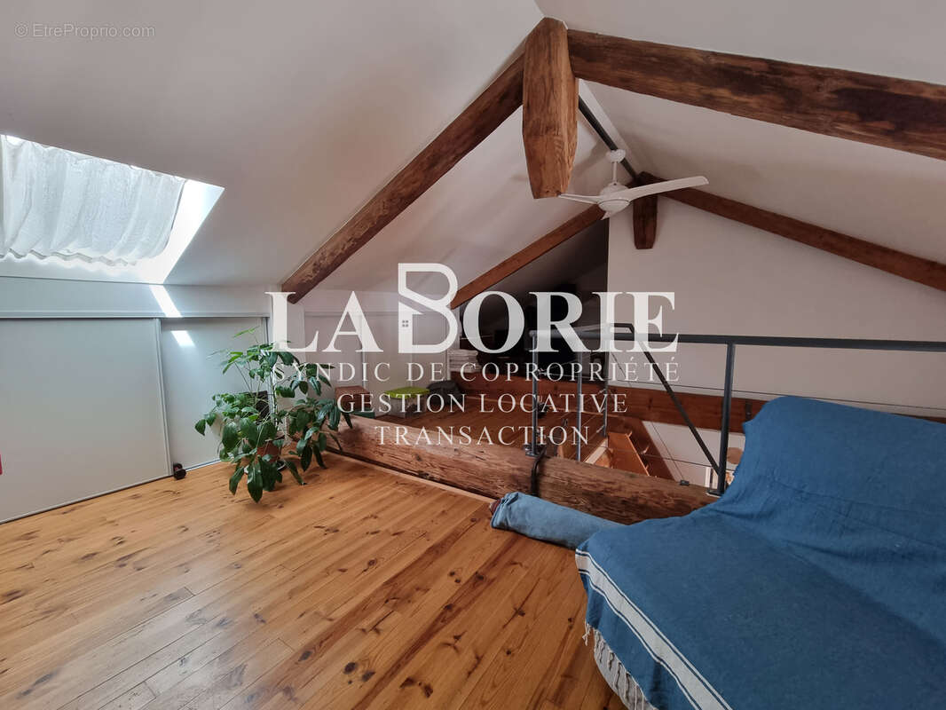 Appartement à BAGNOLS-SUR-CEZE