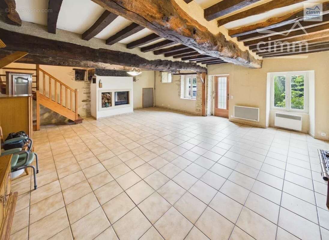 Maison à BOURG-DES-COMPTES