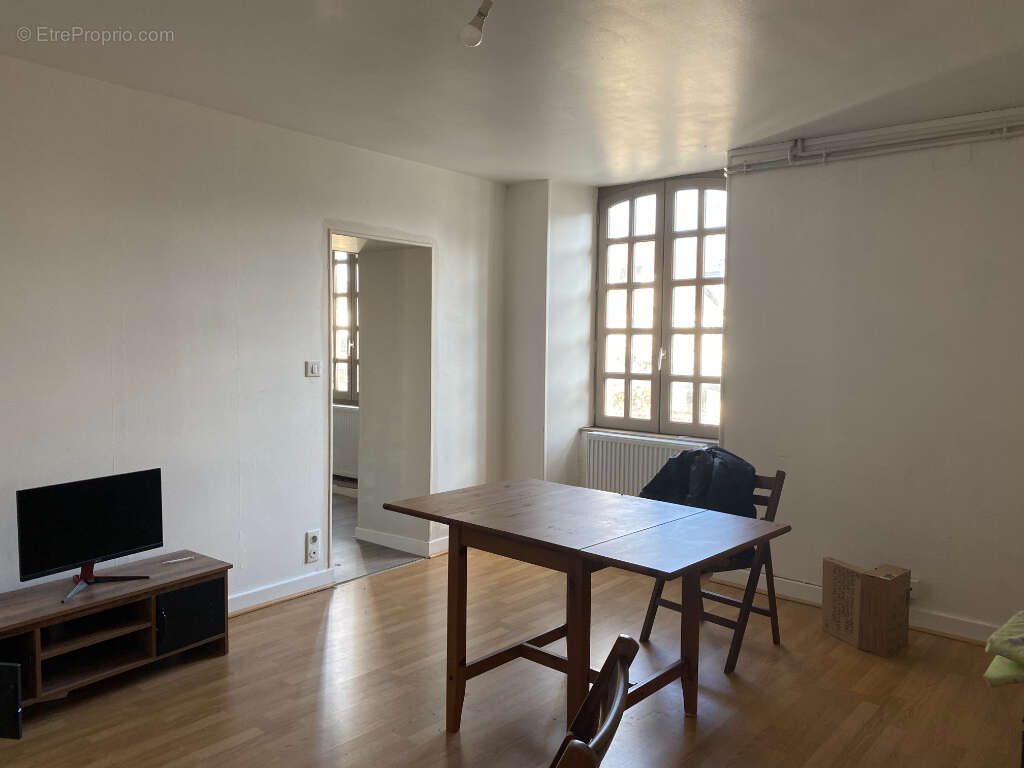 Appartement à SAINT-AMAND-MONTROND