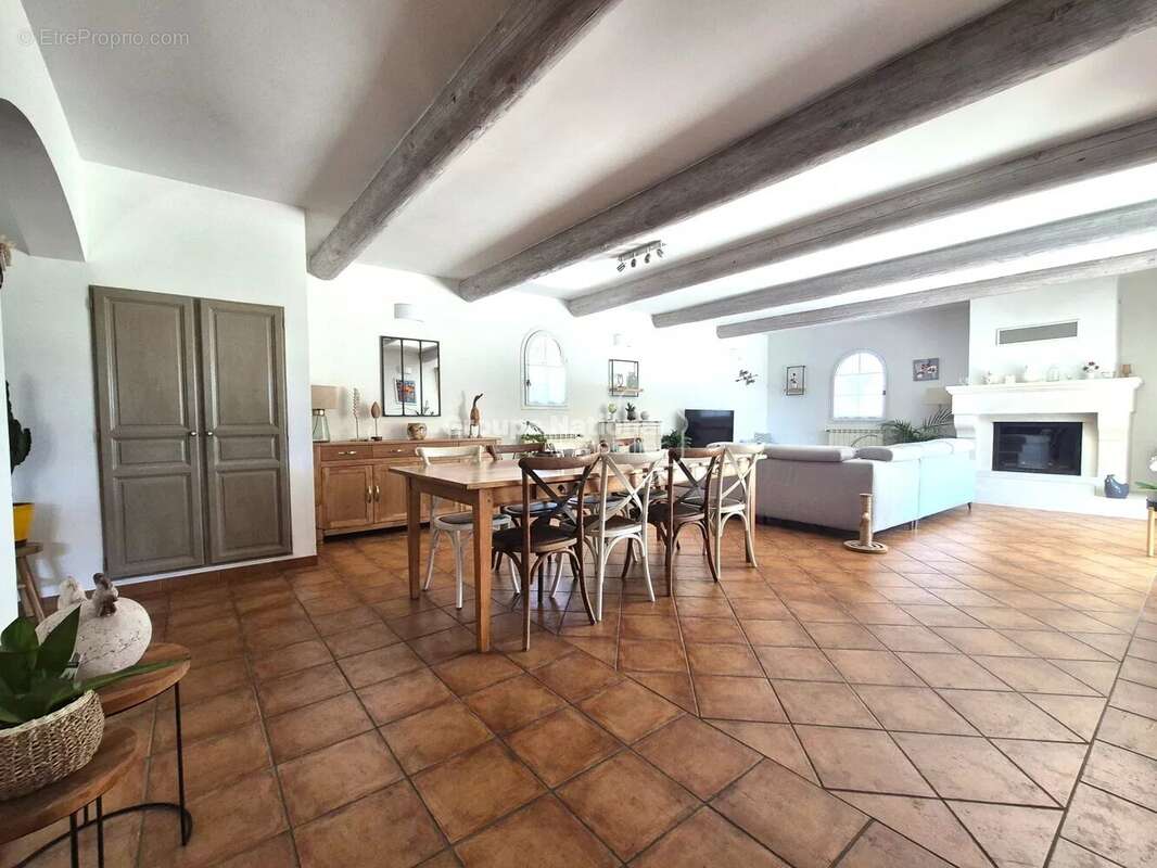 Maison à LORIOL-DU-COMTAT