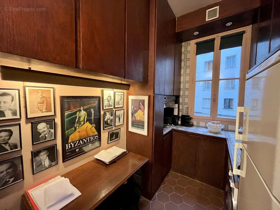 Appartement à PARIS-16E