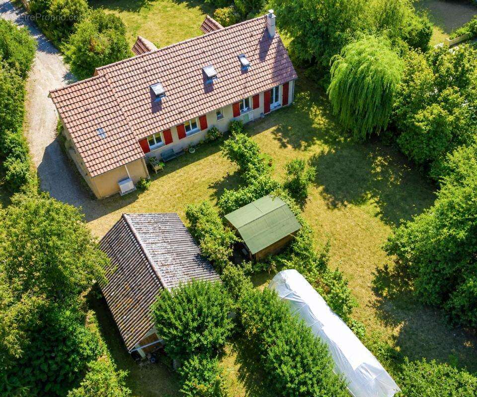 Maison 140m² - 5 Chambres - photo 2