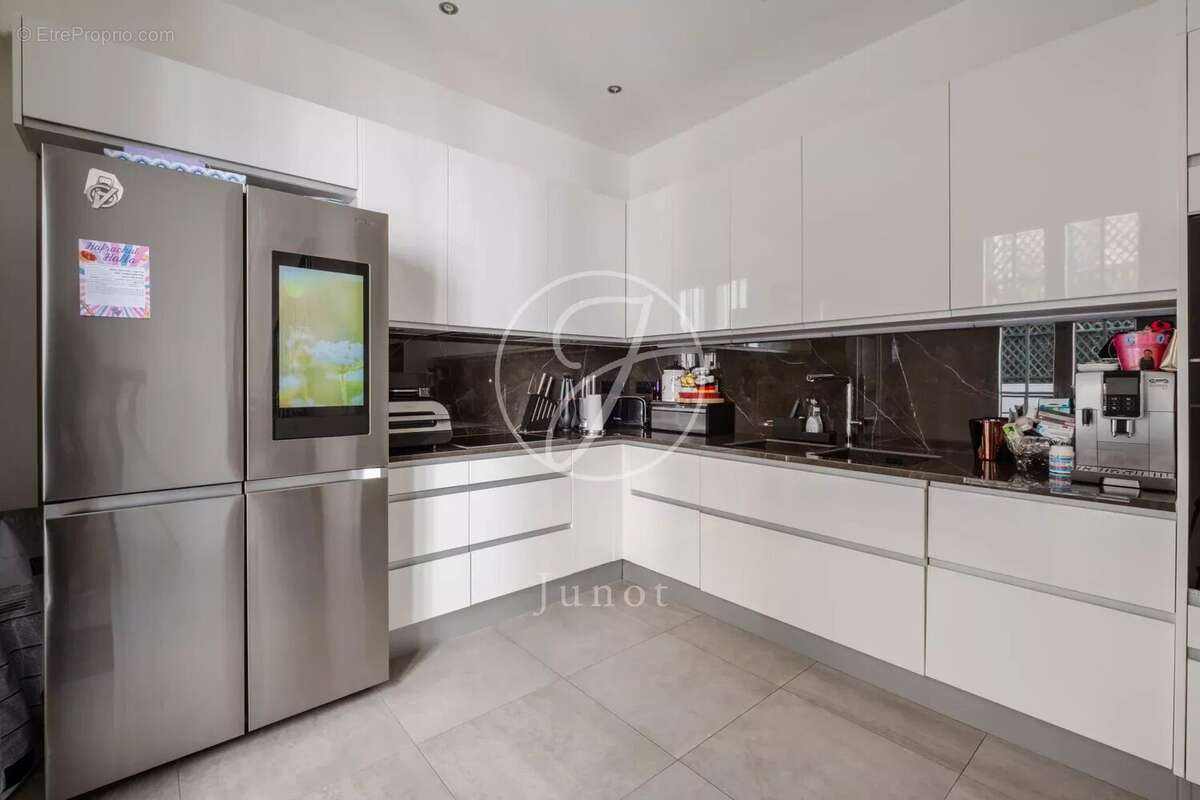 Maison à NEUILLY-SUR-SEINE