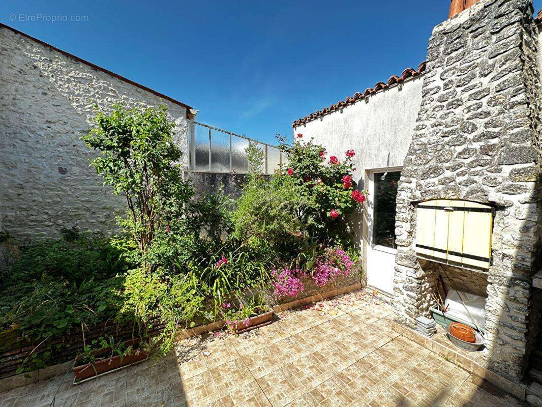 Maison à MESCHERS-SUR-GIRONDE