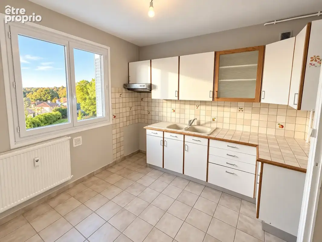 MARAVILLAS IMMOBILIER   Un T3 avec une vue exceptionnelle sur Lyon et les Monts d’Or - photo 4